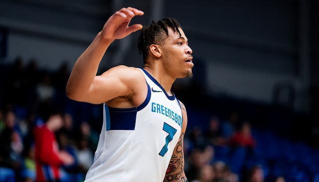 黄蜂再次签, cm 黄蜂再次签, cm