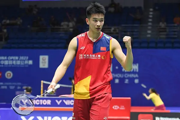 冯彦哲, 中国羽毛球, 吉丁努蓬 冯彦哲, 中国羽毛球, 吉丁努蓬