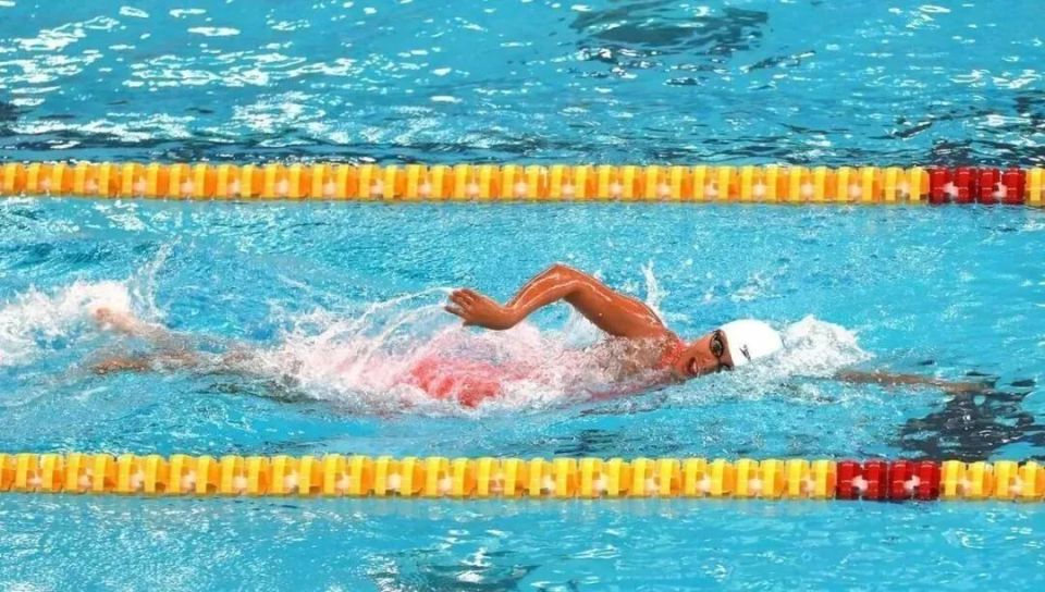 应在水中吐, inews, 缓解手臂肌 应在水中吐, inews, 缓解手臂肌