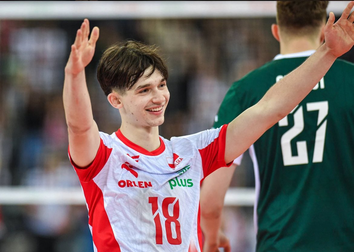 一步检查, 岁男排国手, 雅斯琴布斯 一步检查, 岁男排国手, 雅斯琴布斯